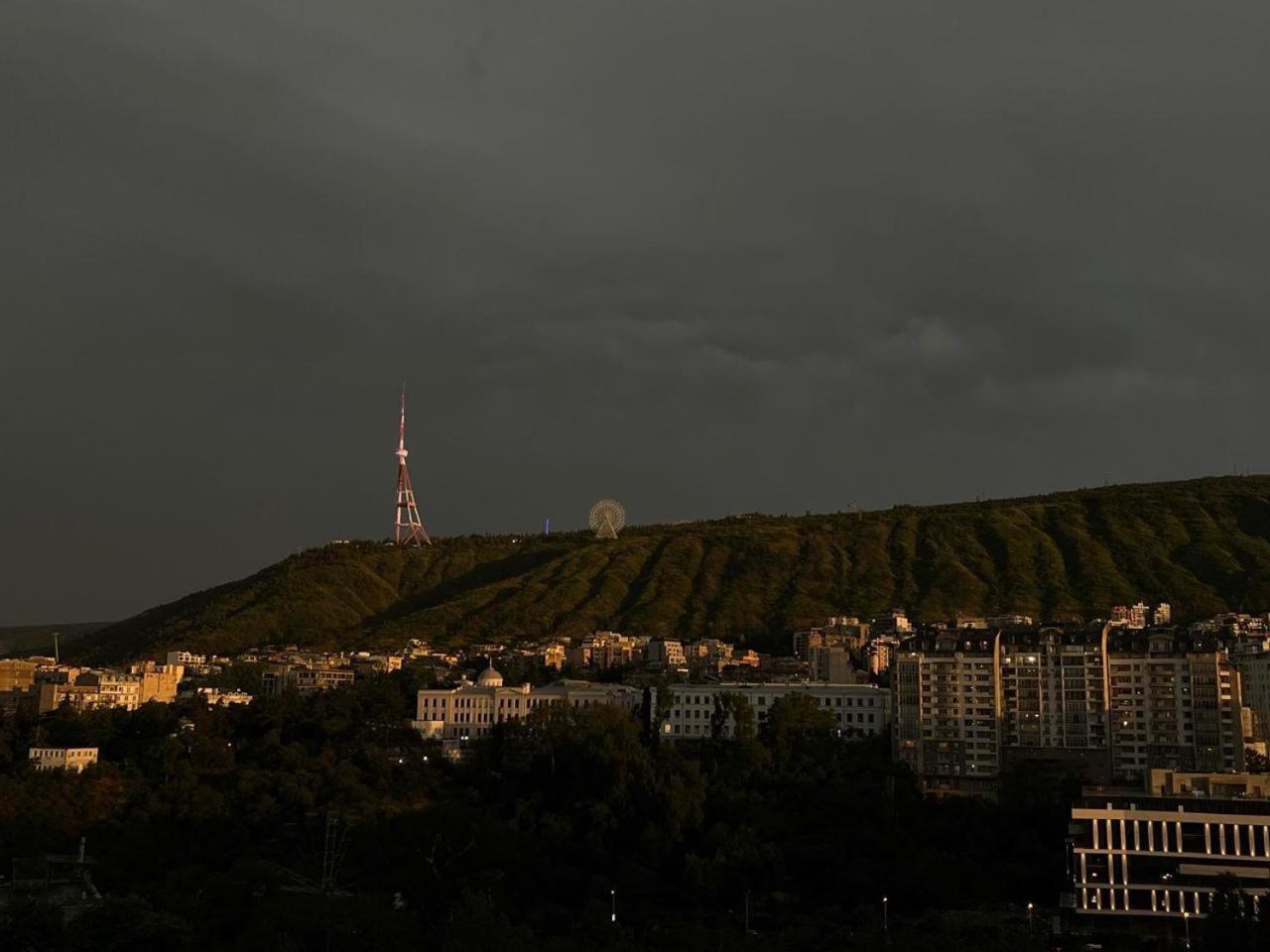Panorama Khiliani Apartment Тбилиси Екстериор снимка